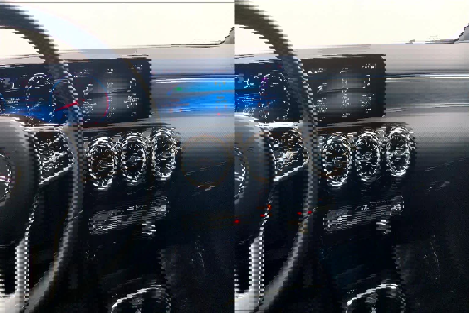 Certified 2022 Mercedes-Benz A 220 image 25