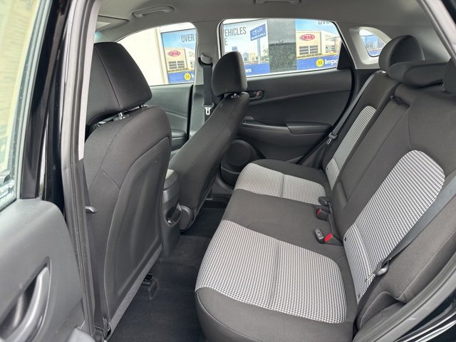 Used 2023 Hyundai Kona SE image 19