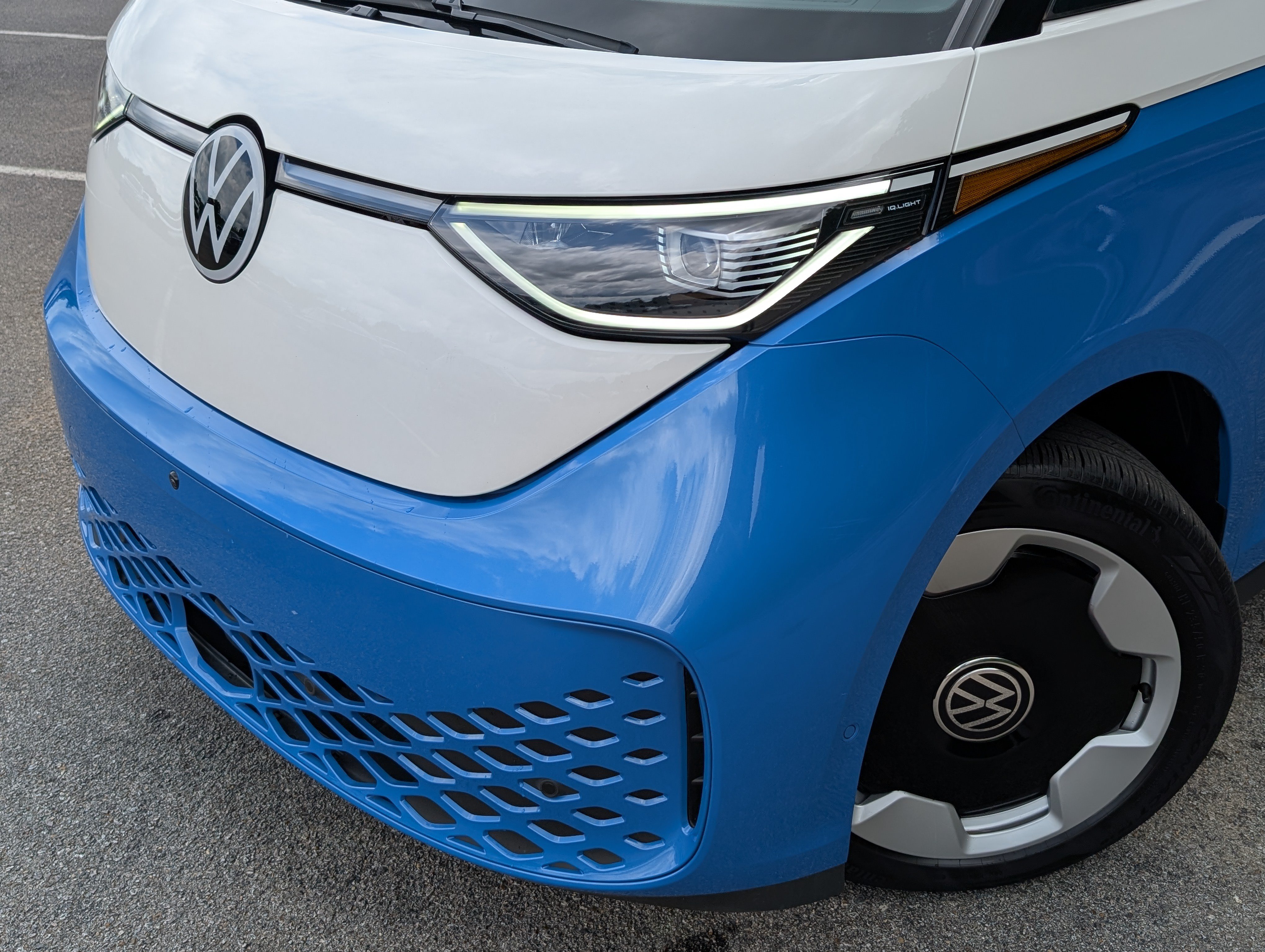 Used 2025 Volkswagen ID. Buzz Pro S Plus RWD image 13