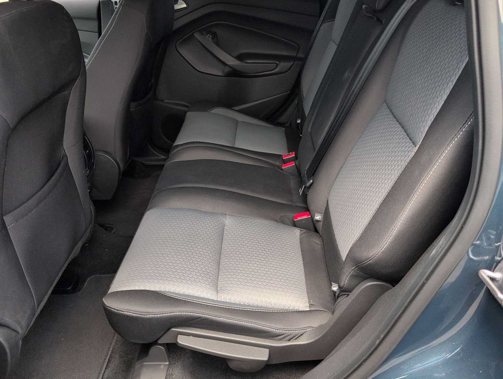 Used 2019 Ford Escape SE FWD image 18