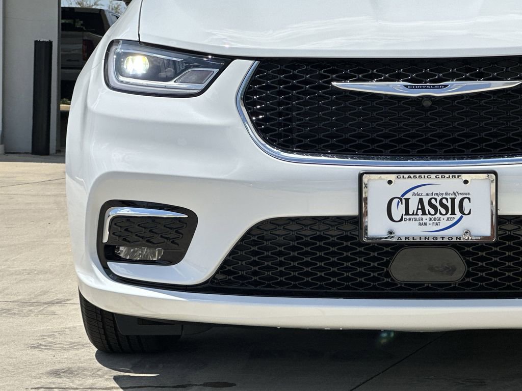 New 2025 Chrysler Pacifica Select image 5