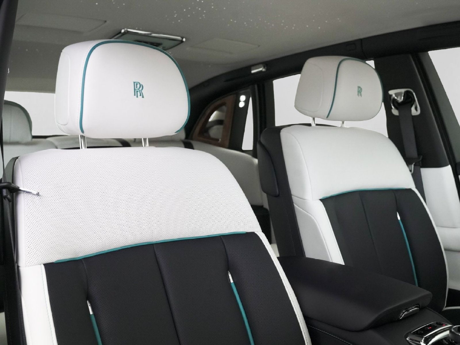 New 2026 Rolls-Royce Phantom Sedan RWD image 42