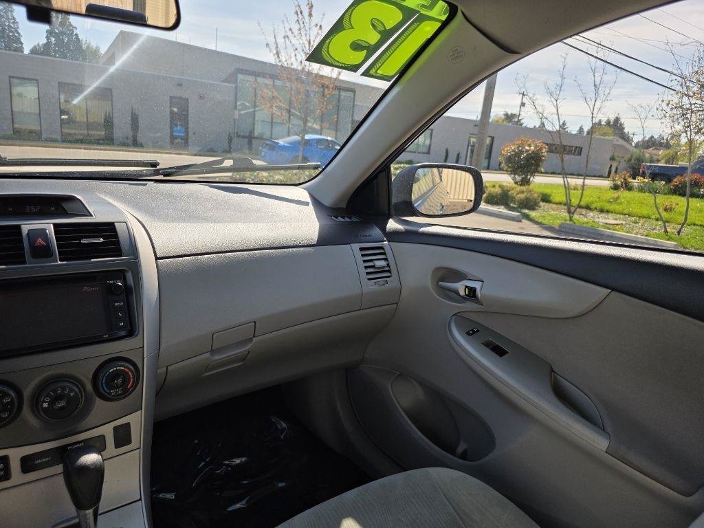 Used 2013 Toyota Corolla LE FWD image 10