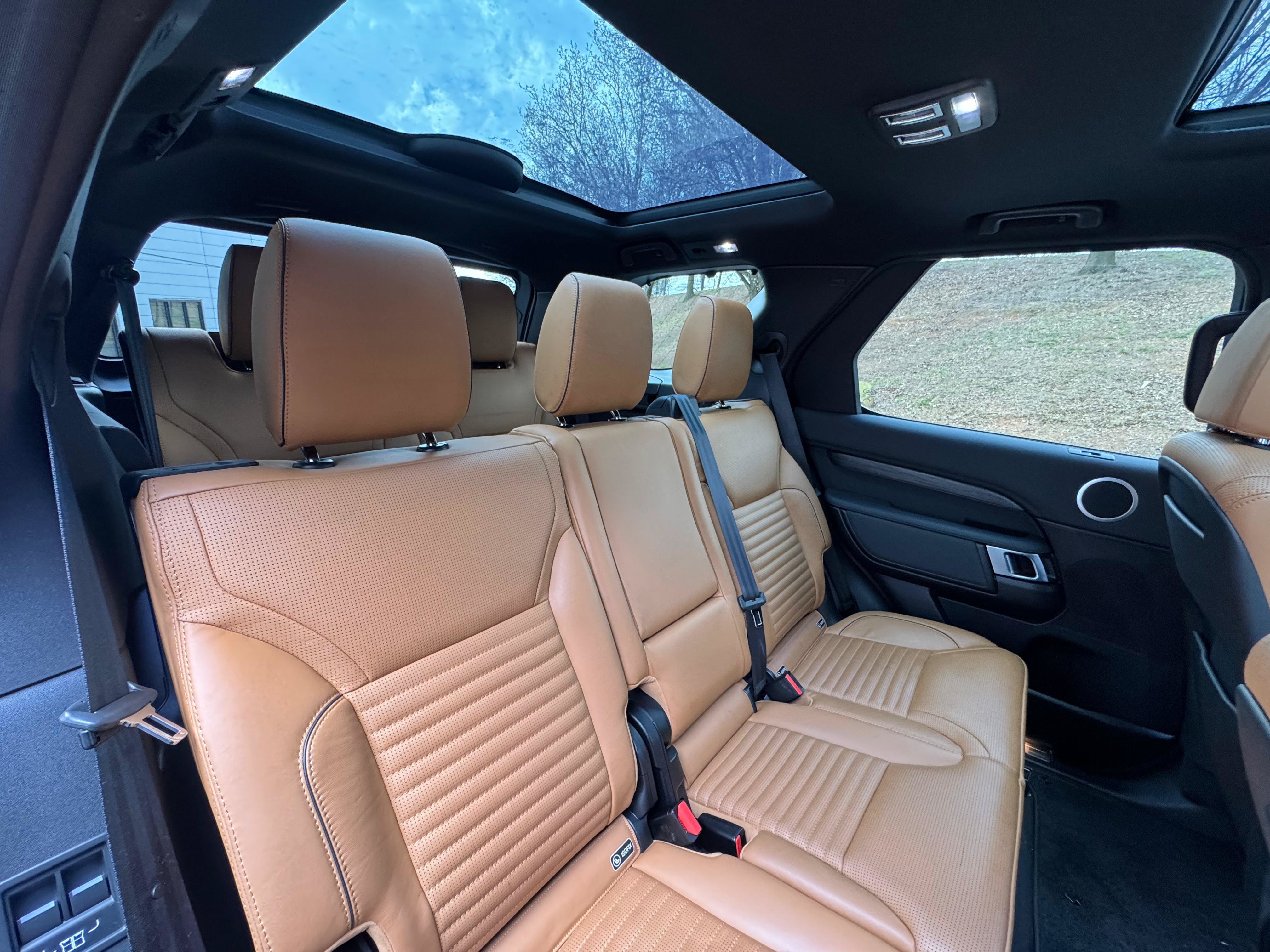 Used 2017 Land Rover Discovery HSE AWD/4WD image 38