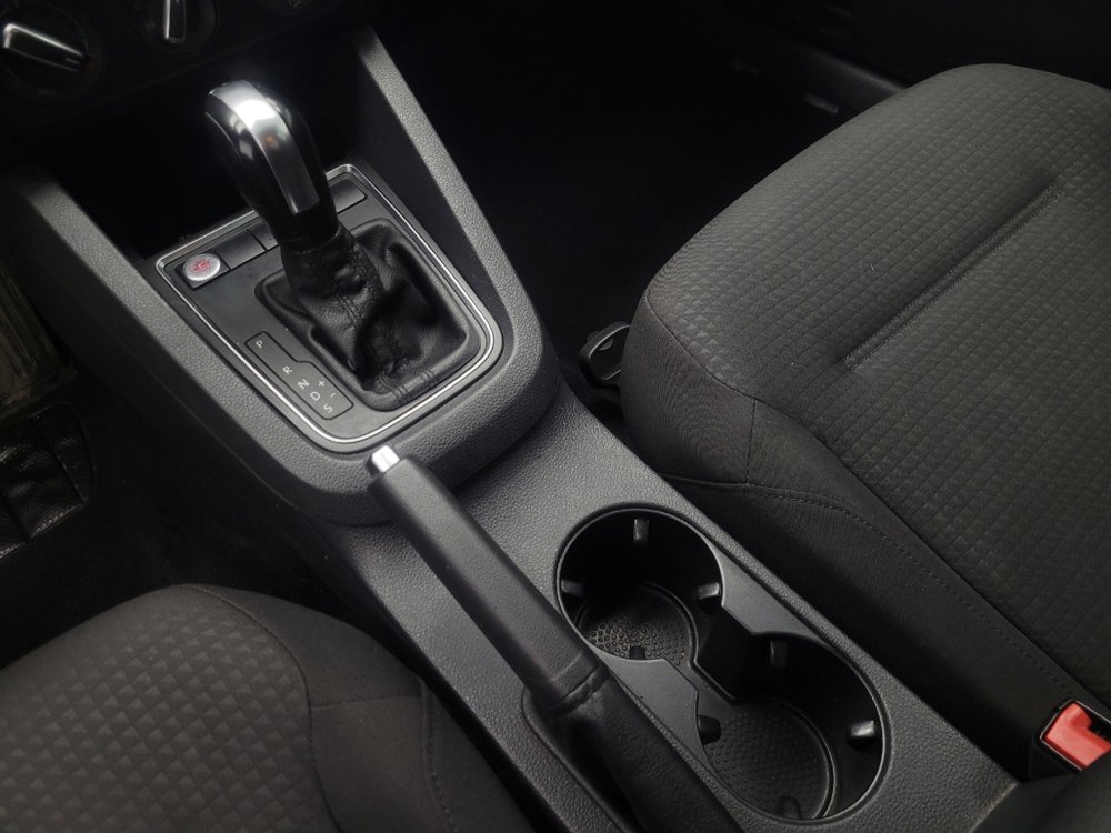 Used 2015 Volkswagen Jetta SE FWD image 26