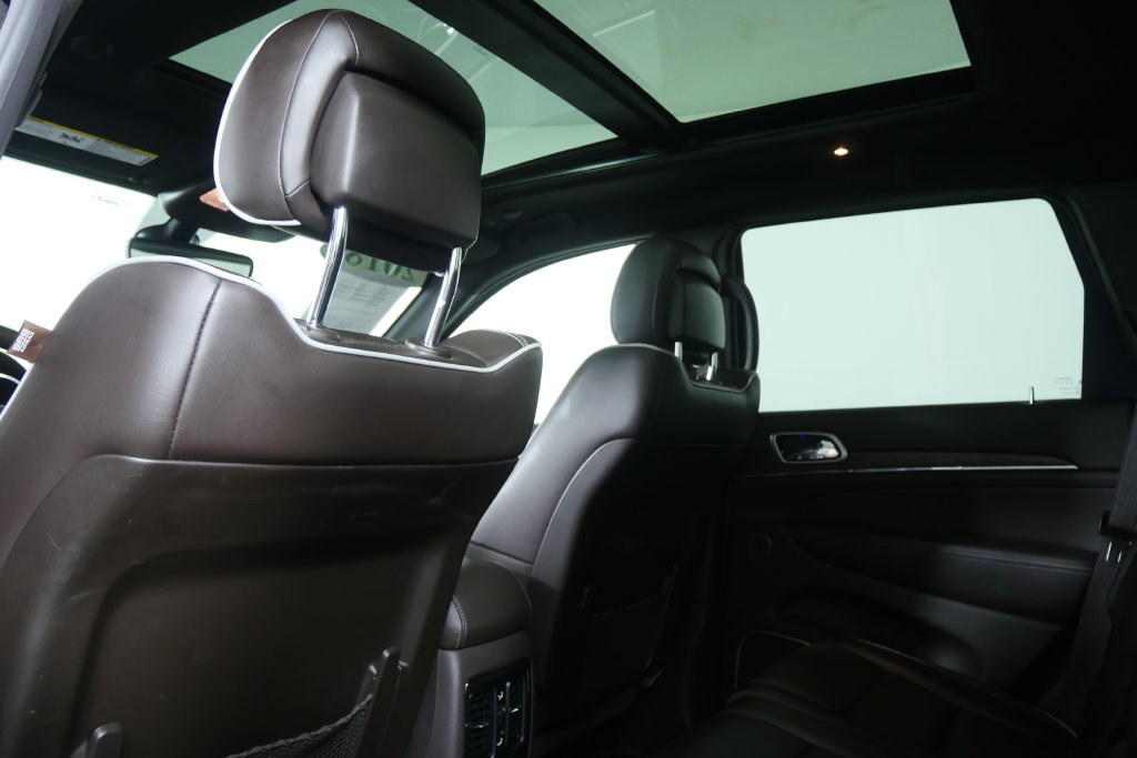 Used 2018 Jeep Grand Cherokee Overland RWD image 18