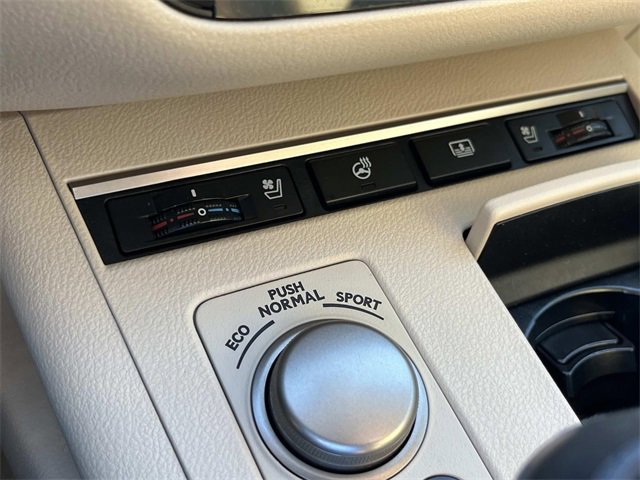 Used 2015 Lexus ES 300h image 34