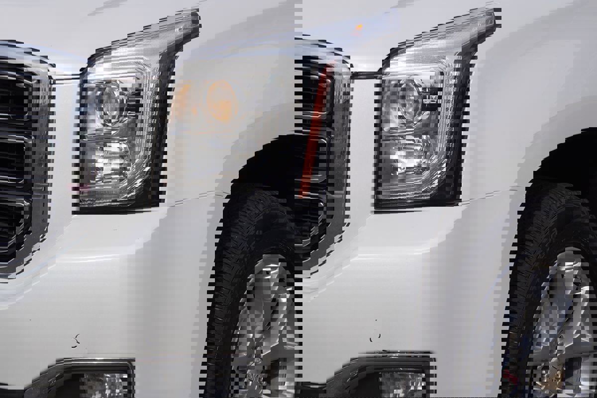 Used 2017 GMC Yukon SLT w/ Open Road Package image 2