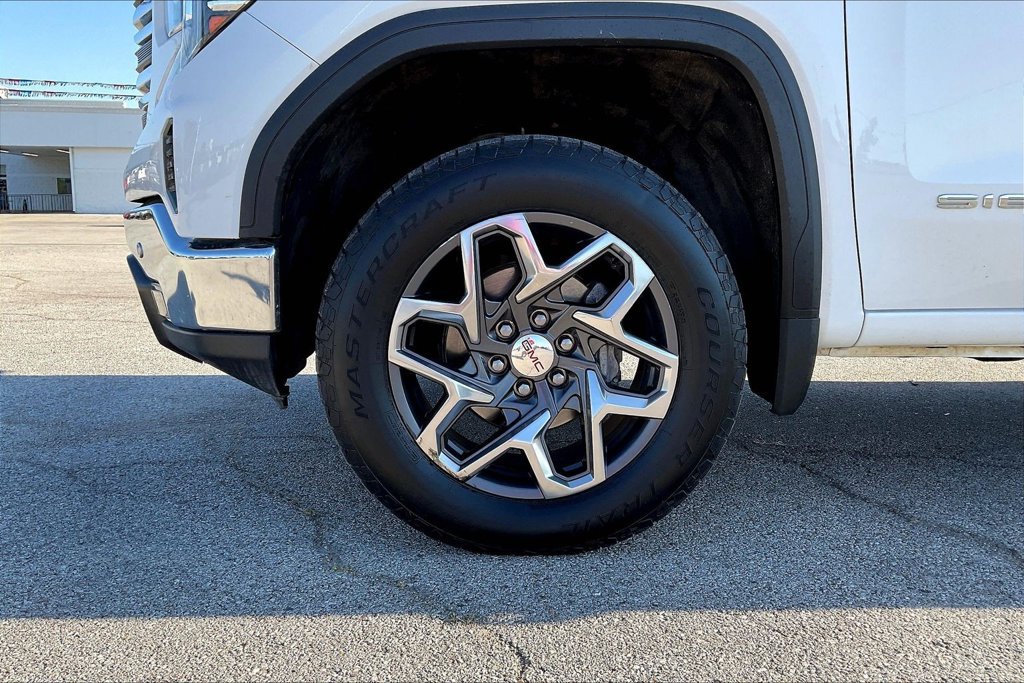 Used 2024 GMC Sierra 1500 SLT AWD/4WD image 30