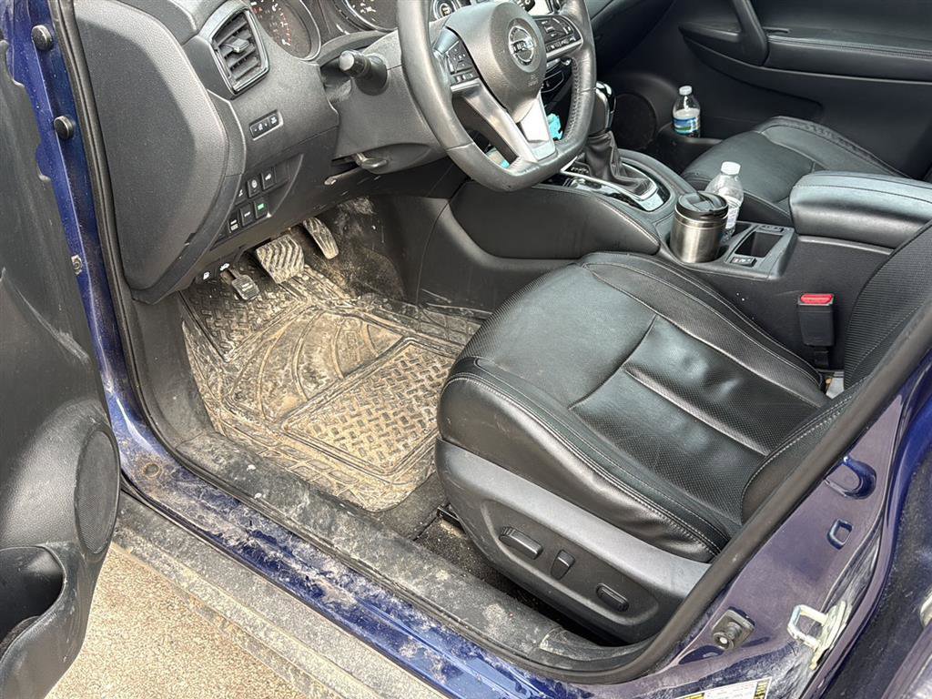 Used 2017 Nissan Rogue SL image 13