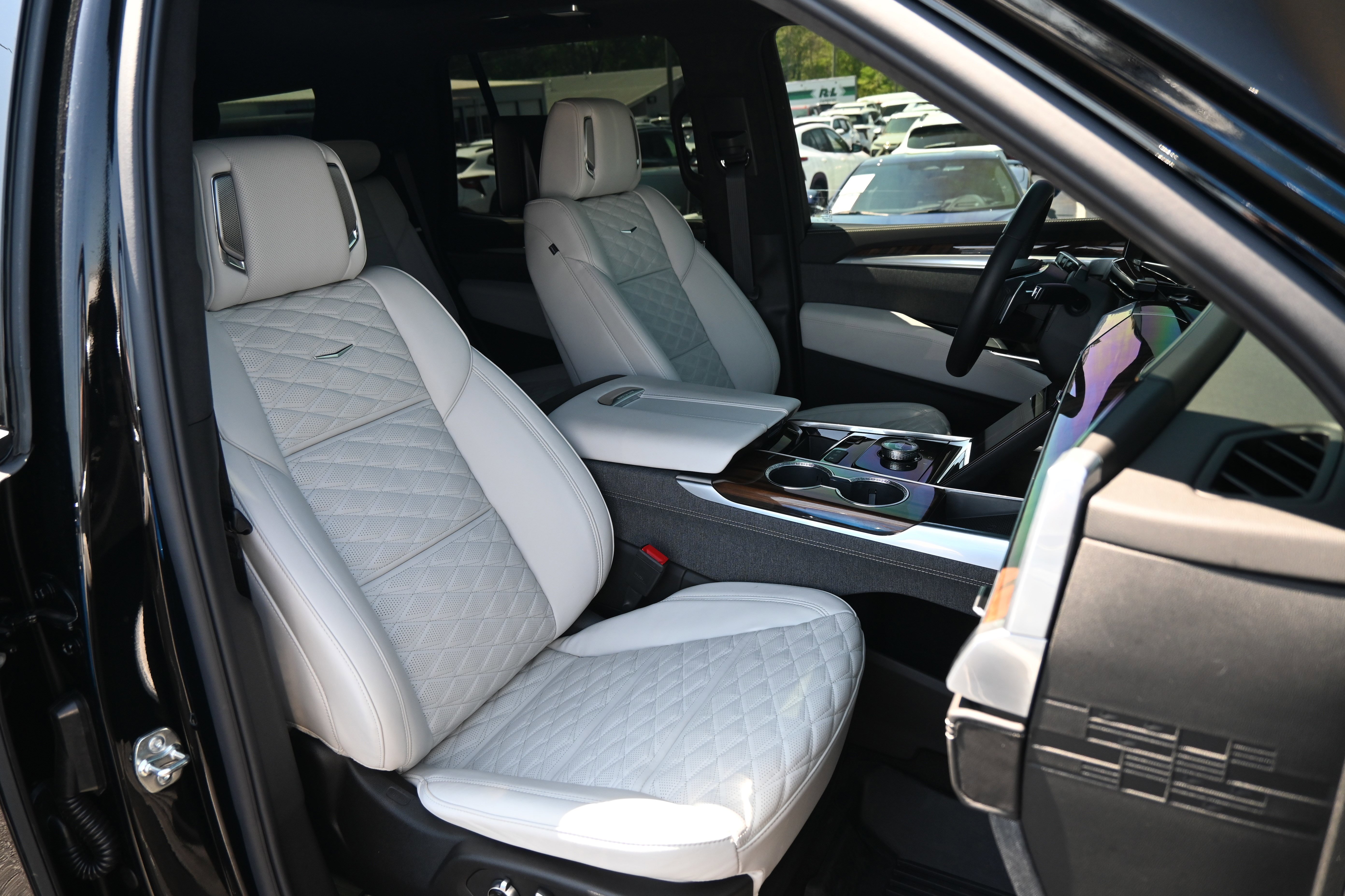 Used 2026 Cadillac Escalade Platinum Sport w/ LPO, ONYX Package image 22