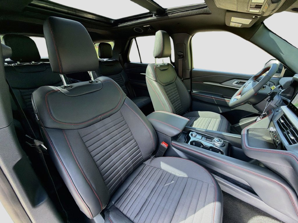 New 2027 Ford Explorer ST-Line w/ Premium Package AWD/4WD image 32