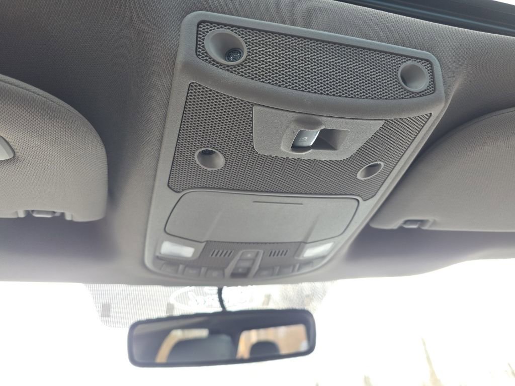 Used 2017 Ford F150 Lariat image 29