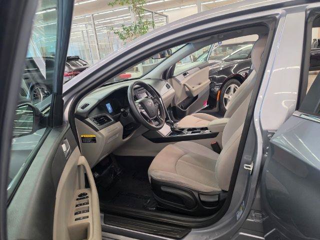 Used 2017 Hyundai Sonata SE FWD image 29