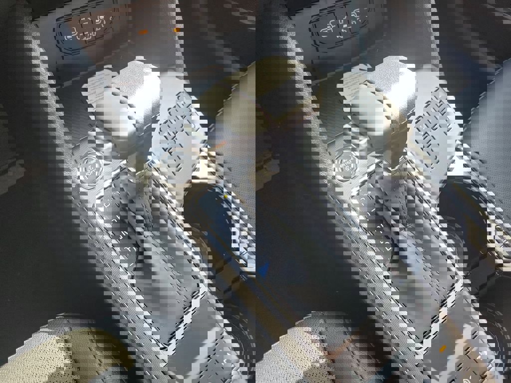 New 2026 Kia Sportage EX w/ EX Panorama Roof Package image 37