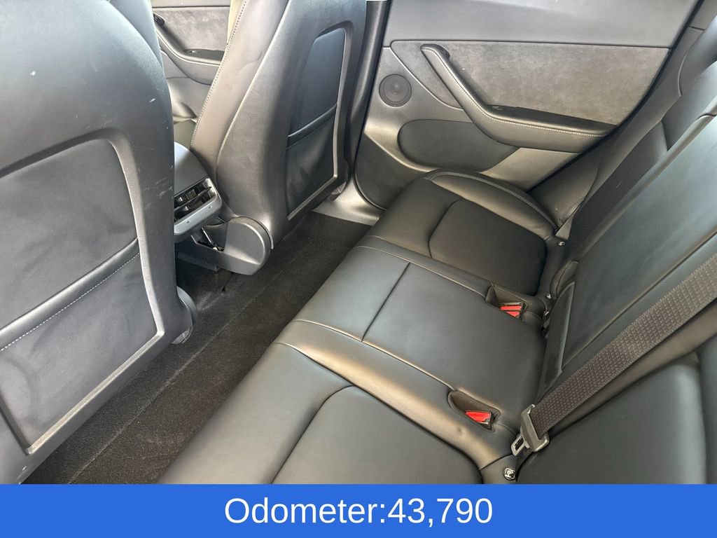 Used 2022 Tesla Model Y Performance image 11