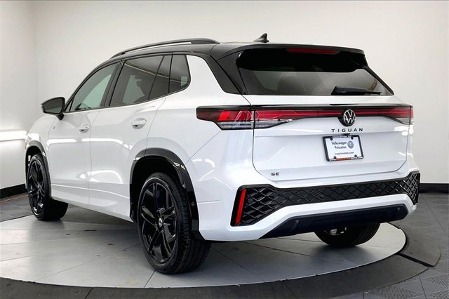 New 2026 Volkswagen Tiguan SE R-Line image 4