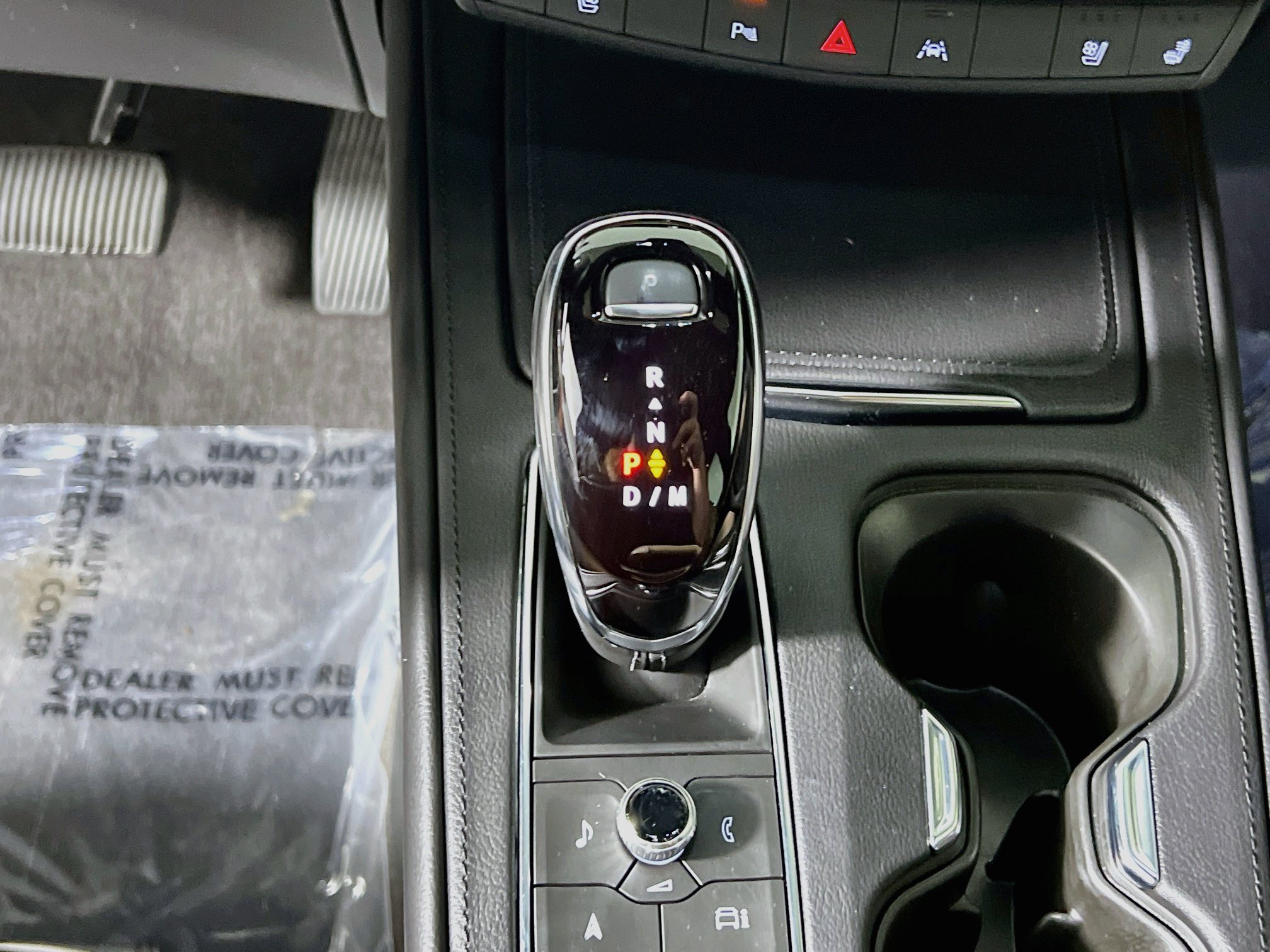 Used 2024 Cadillac XT4 Premium Luxury w/ Technology Package FWD image 24