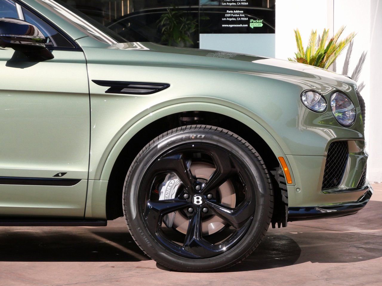 Used 2025 Bentley Bentayga AWD/4WD image 6