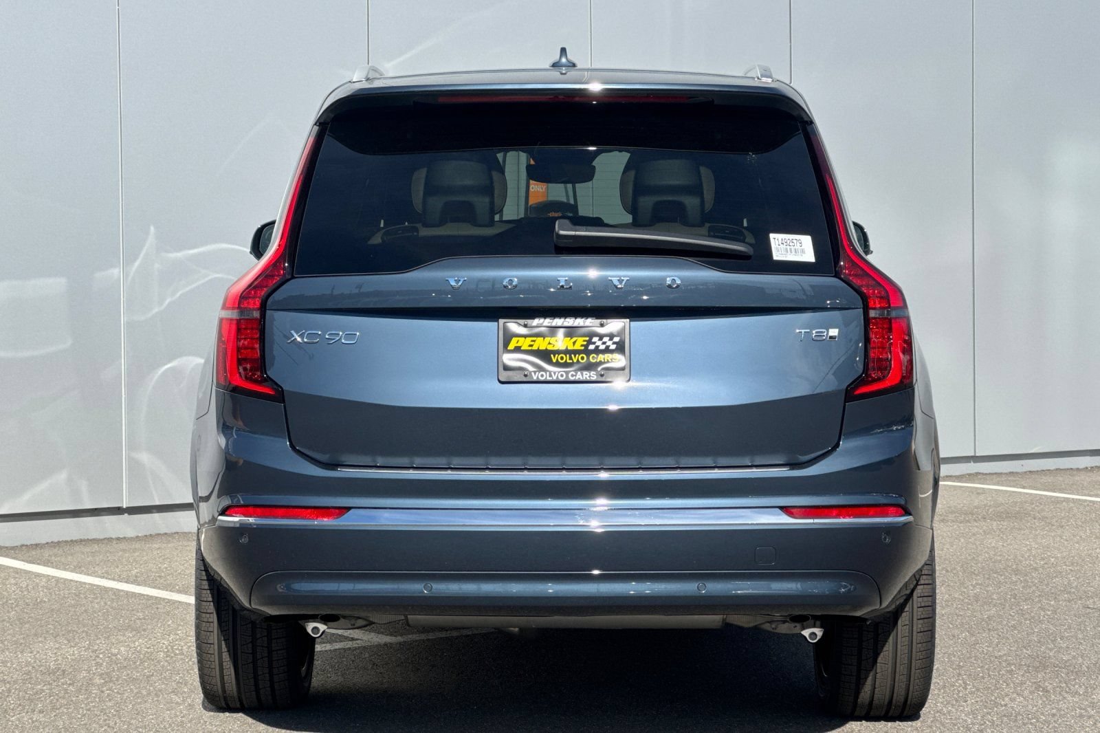 New 2026 Volvo XC90 T8 Ultra w/ Protection Package Premier AWD/4WD image 4