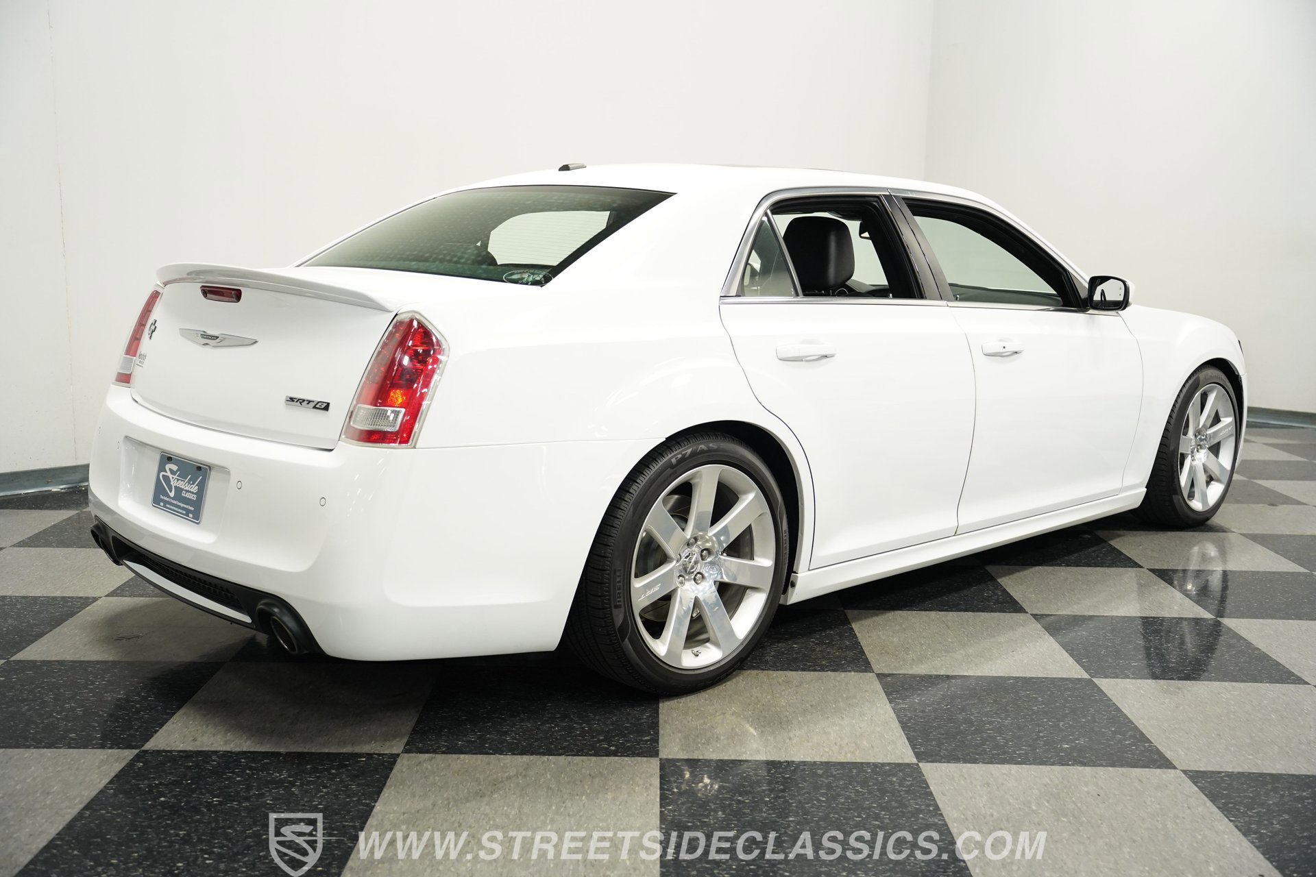 Used 2012 Chrysler 300 SRT8 w/ 19-Premium Speaker Group image 12