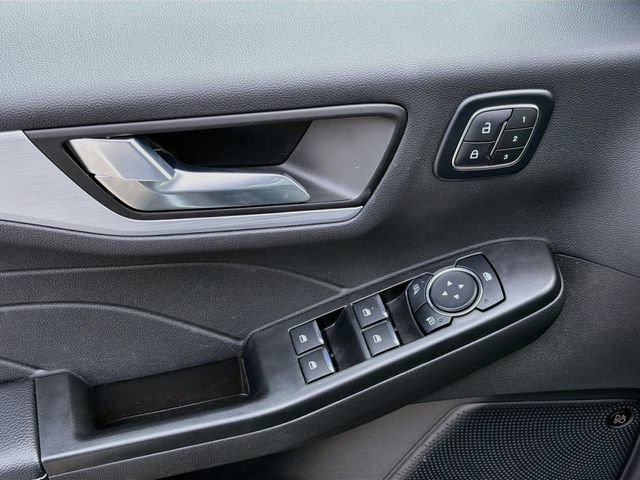 Used 2025 Ford Escape Platinum w/ Premium Technology Package AWD/4WD image 19