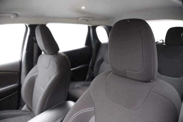 Used 2019 Jeep Cherokee Sport image 13