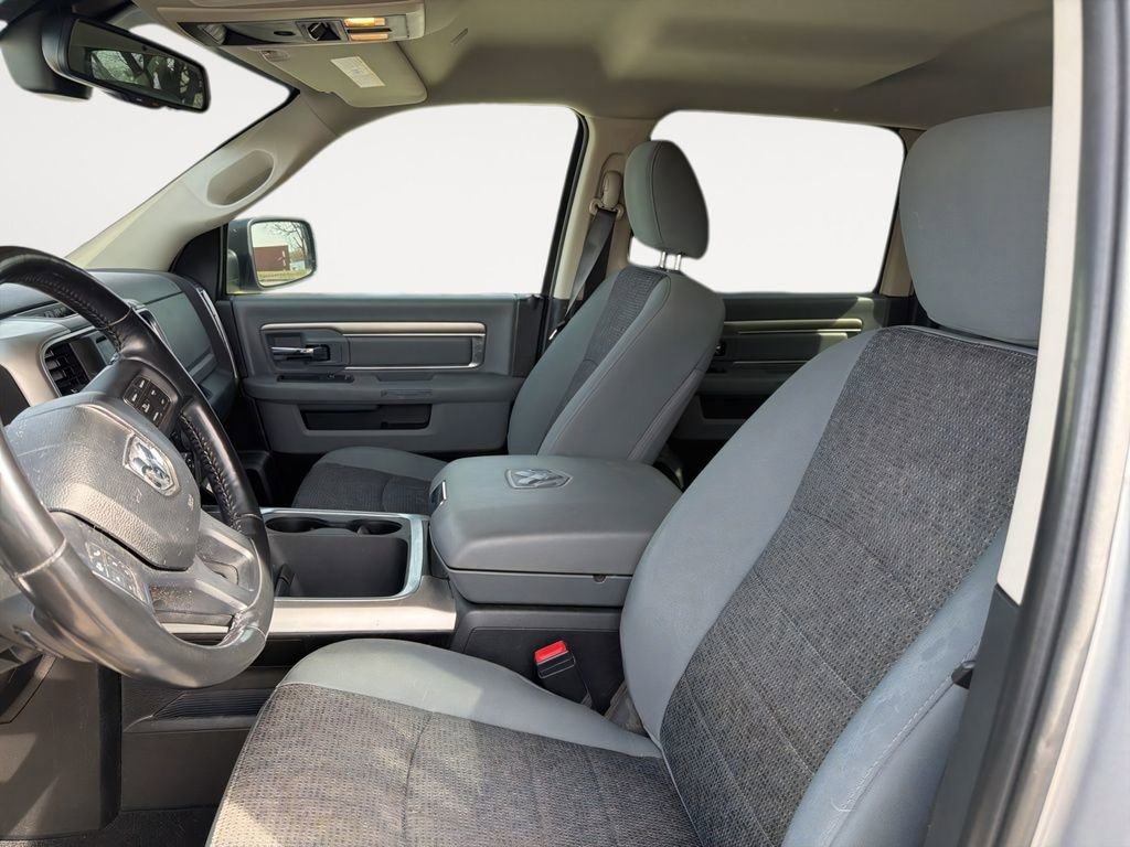 Used 2020 RAM 1500 Classic SLT w/ Luxury Group image 13