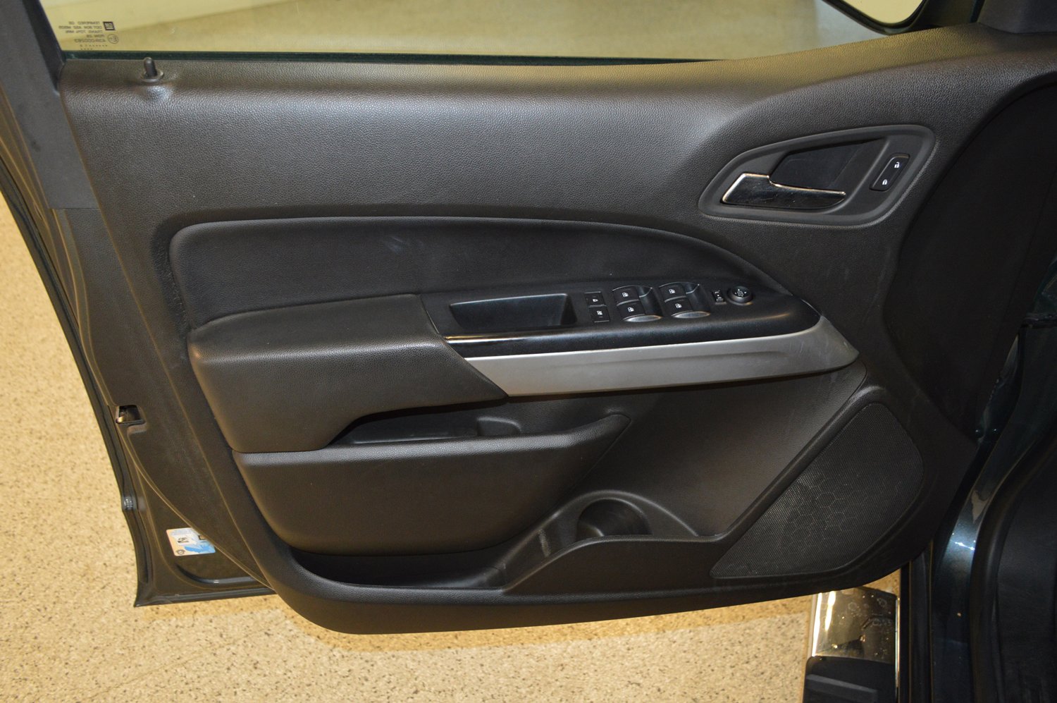 Used 2015 Chevrolet Colorado LT w/ Luxury Package AWD/4WD image 14