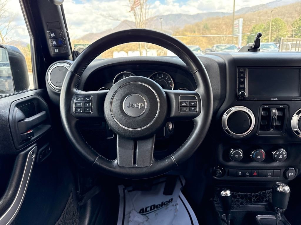 Used 2012 Jeep Wrangler Unlimited Rubicon w/ Dual Top Group image 17