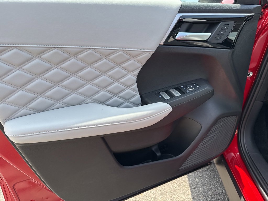 New 2025 Mitsubishi Outlander SEL image 23