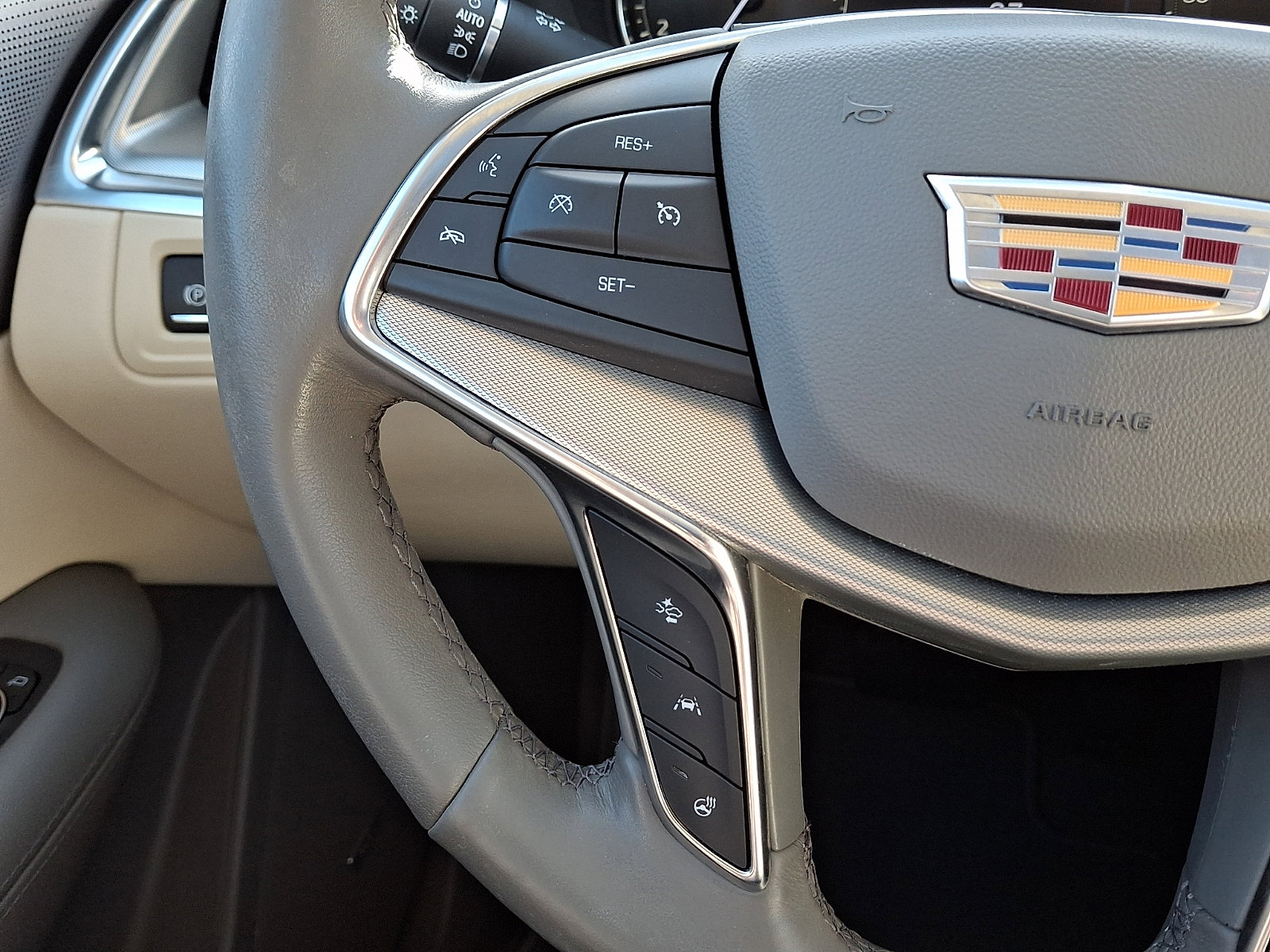 Used 2021 Cadillac XT5 Premium Luxury image 28