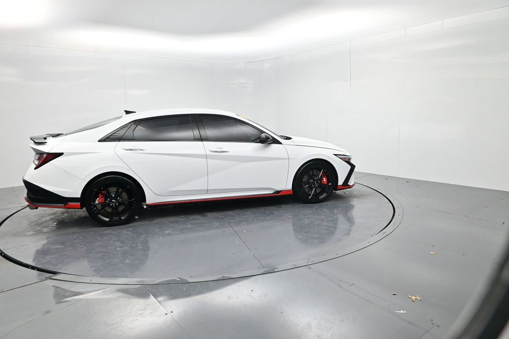 Used 2025 Hyundai Elantra N Base image 8