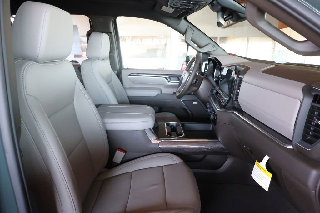 Used 2026 Chevrolet Silverado 3500 LTZ w/ LTZ Plus Package AWD/4WD image 23