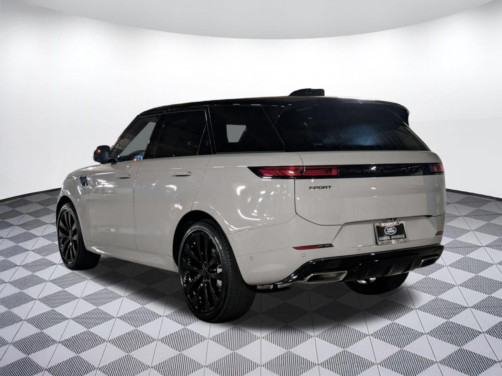 New 2026 Land Rover Range Rover Sport Dynamic SE AWD/4WD image 6
