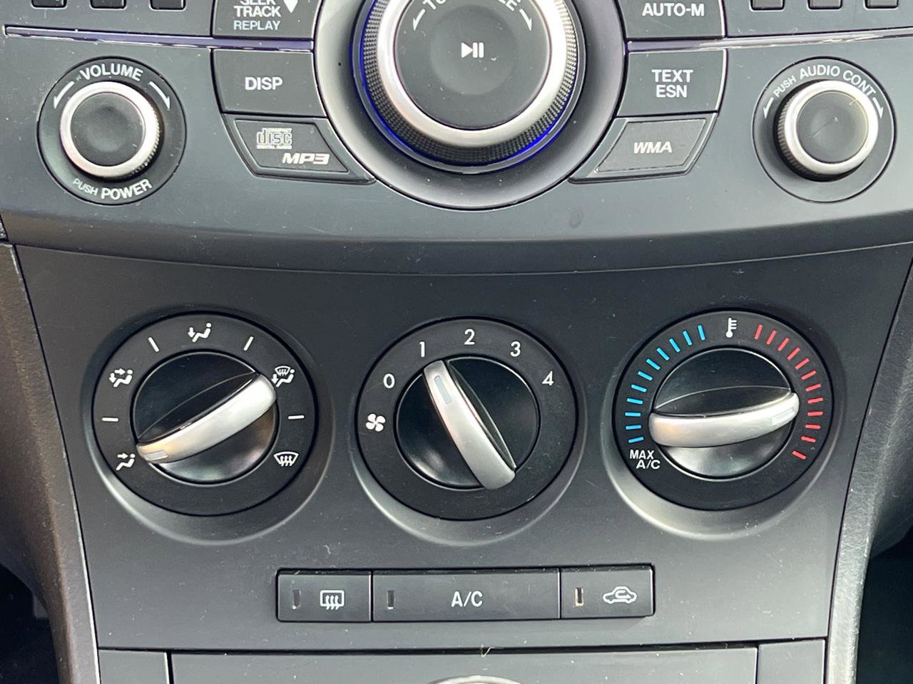 Used 2012 MAZDA MAZDA3 i Touring image 23