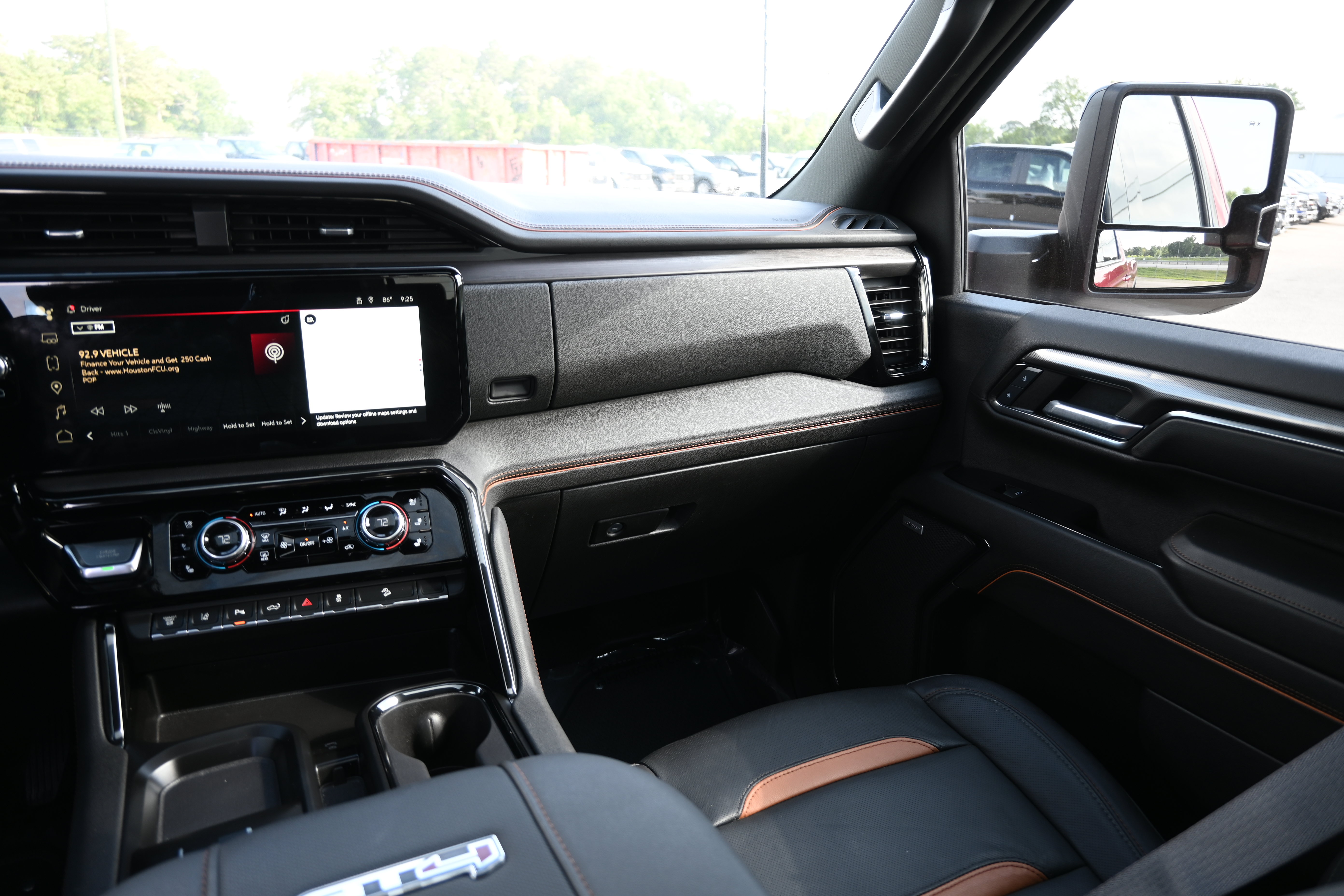 Used 2024 GMC Sierra 2500 AT4 w/ AT4 Premium Plus Package AWD/4WD image 29