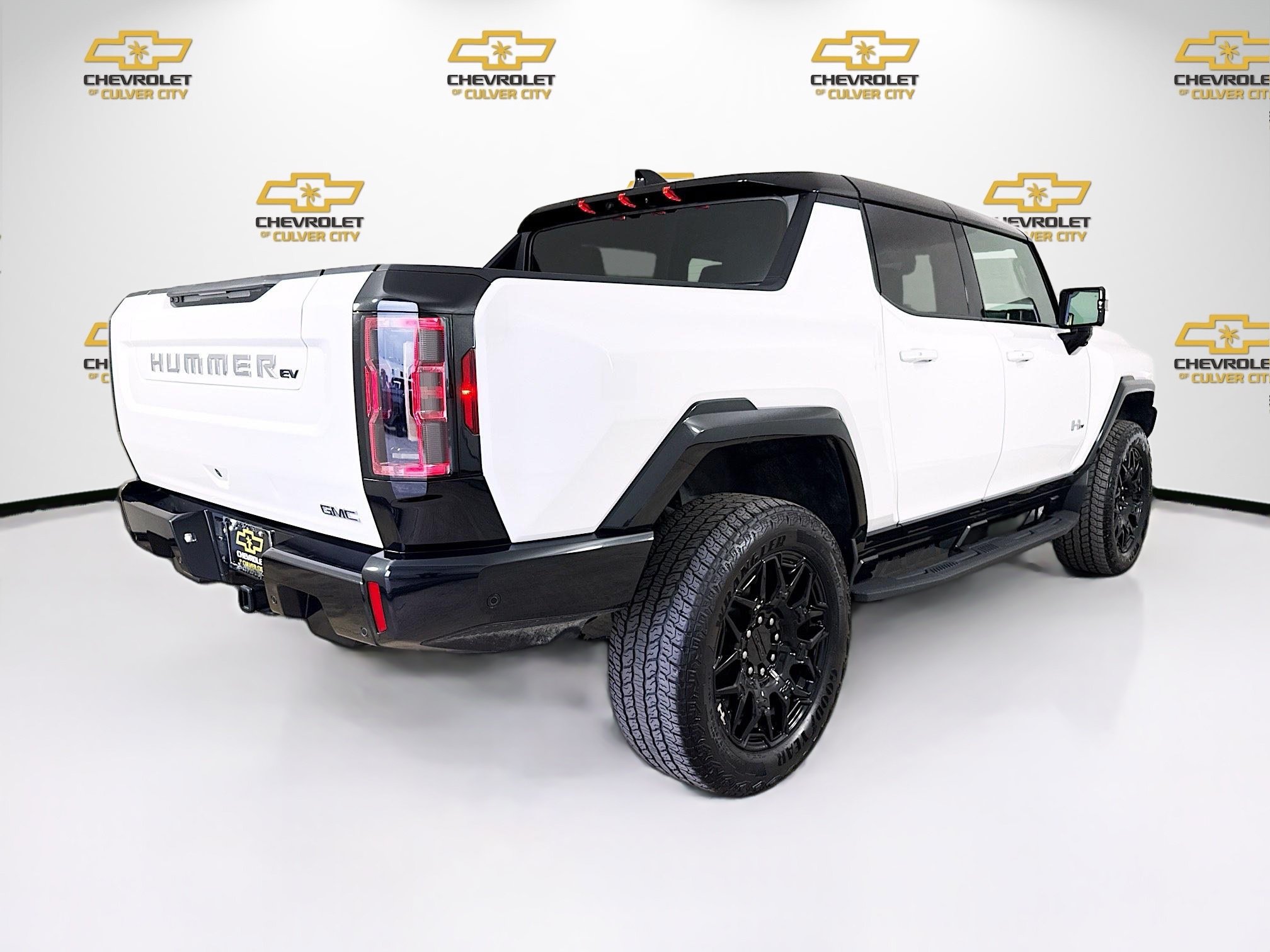 Used 2025 GMC Hummer EV 2X AWD/4WD image 8