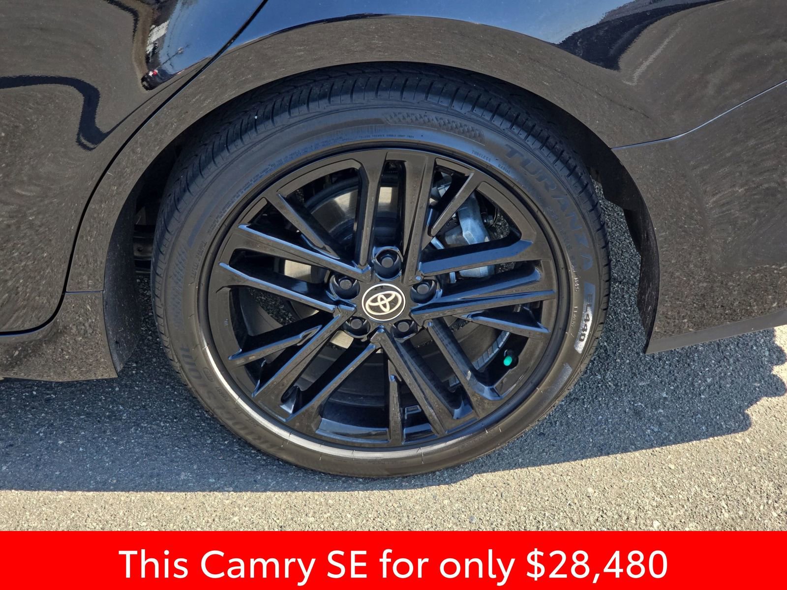 Used 2025 Toyota Camry SE w/ Convenience Package image 39