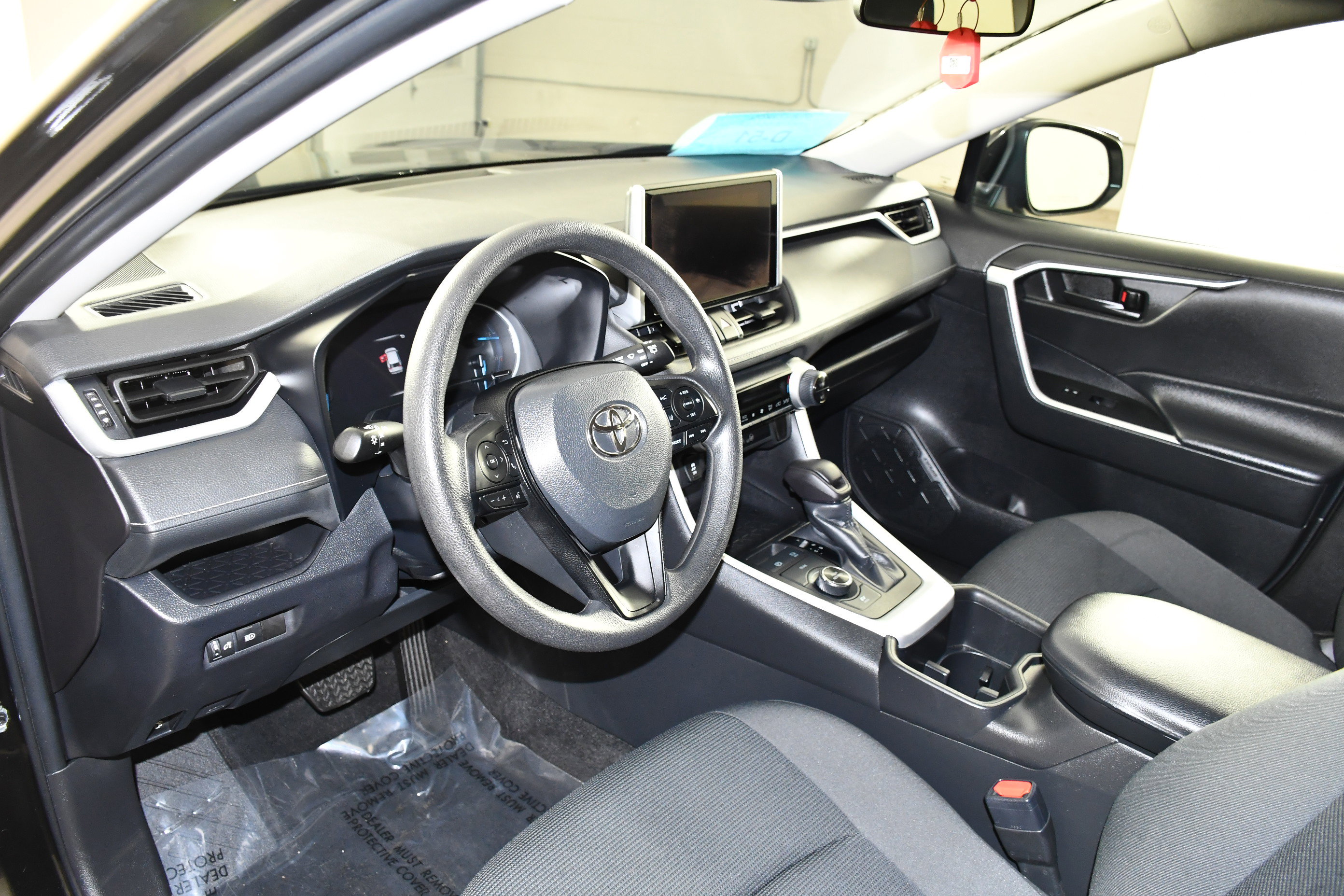 Used 2024 Toyota RAV4 LE AWD/4WD image 2