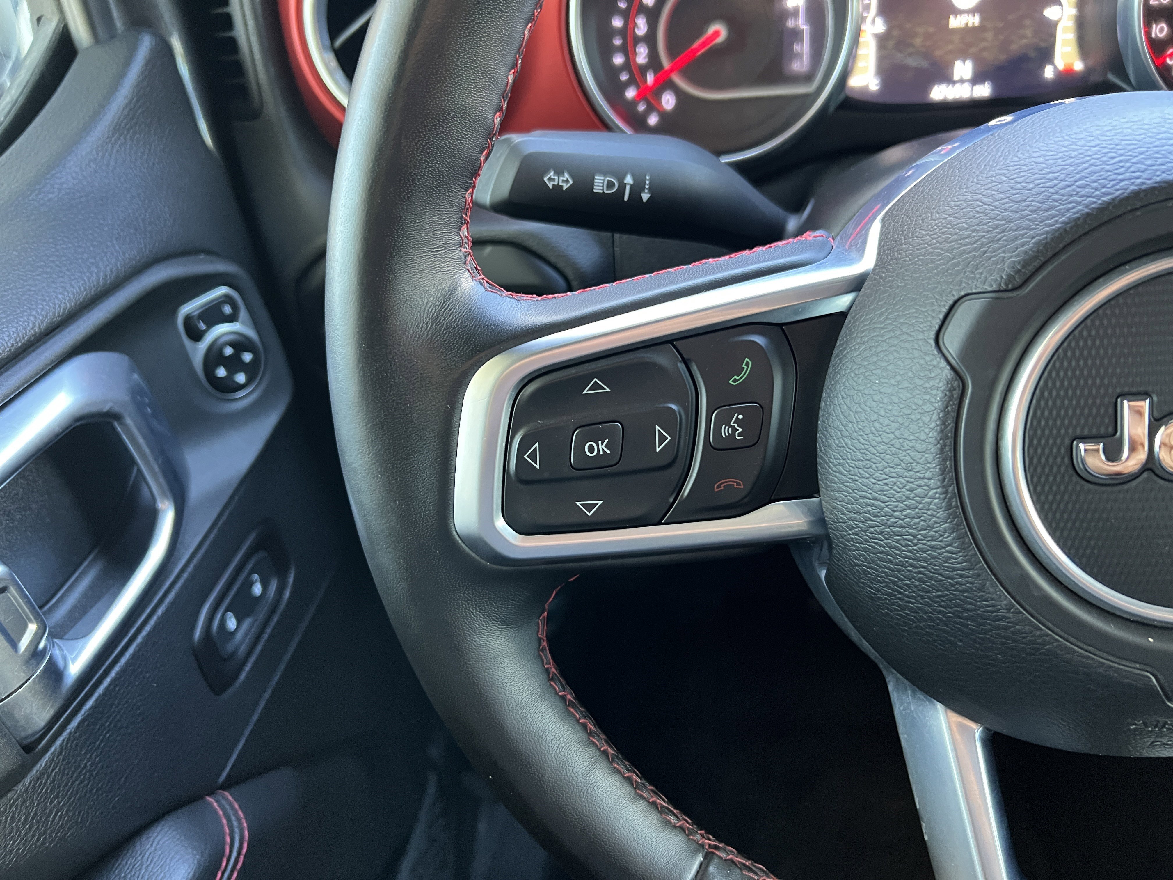 Used 2020 Jeep Wrangler Unlimited Rubicon w/ Uconnect 4C Nav & Sound Group image 27