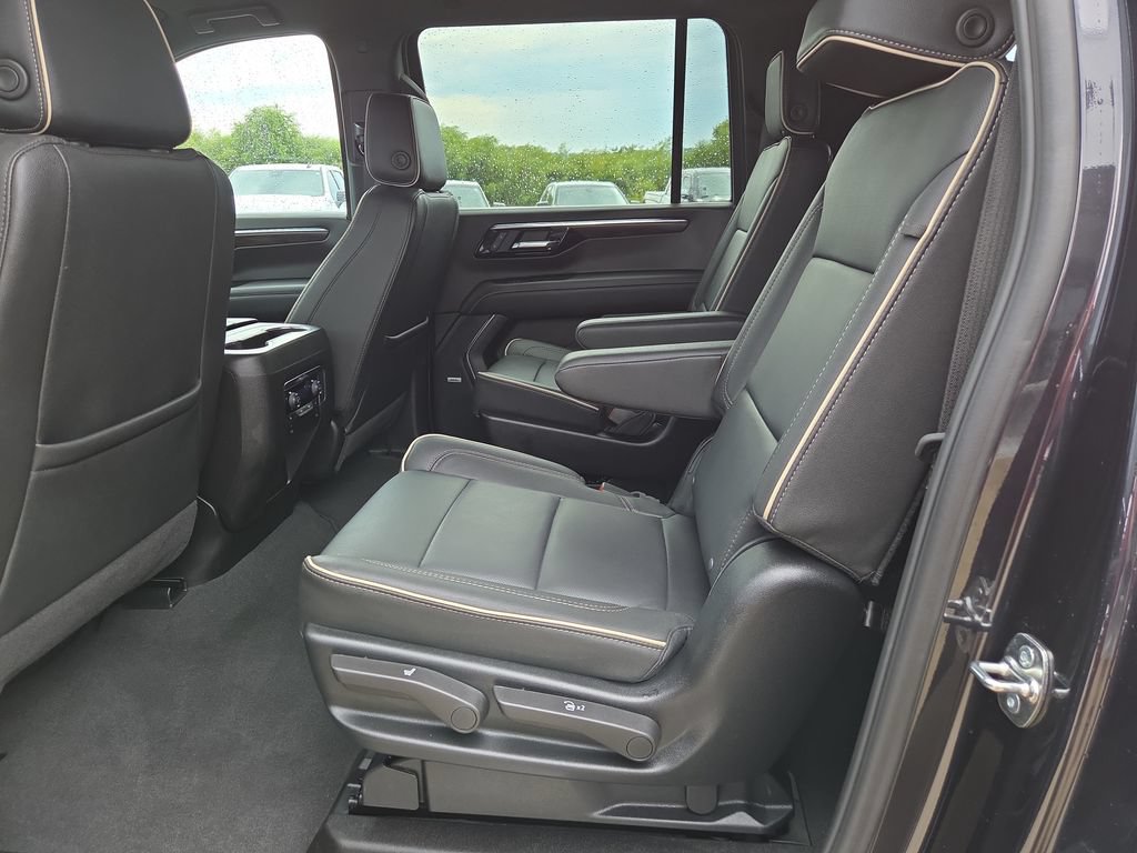Certified 2026 Chevrolet Suburban Premier AWD/4WD image 29