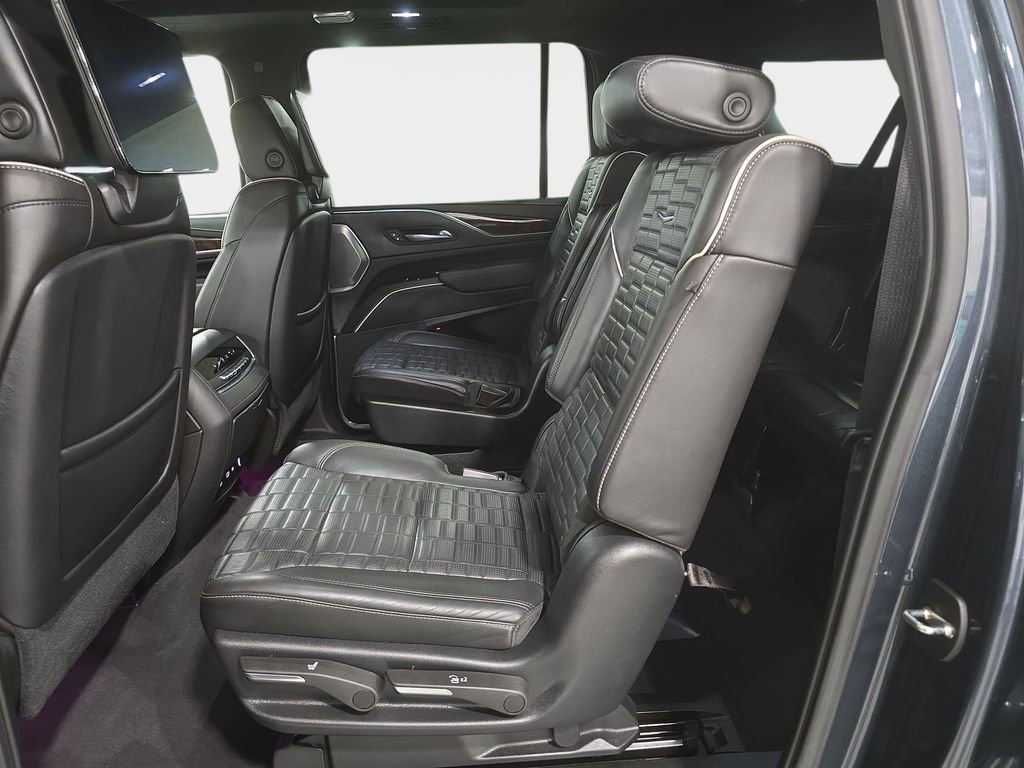Used 2021 Cadillac Escalade ESV Sport Platinum w/ LPO, ONYX Package image 12