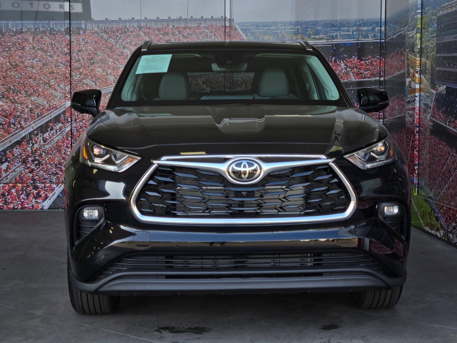 Certified 2026 Toyota Highlander Limited AWD/4WD image 3