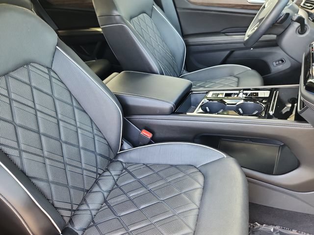 Used 2024 Volkswagen Atlas SEL Premium R-Line AWD/4WD image 13
