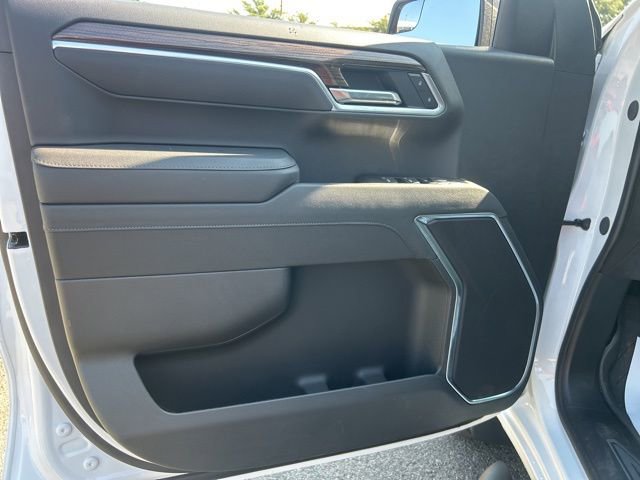 New 2026 Chevrolet Silverado 1500 RST w/ LPO, Dark Essentials Package AWD/4WD image 11