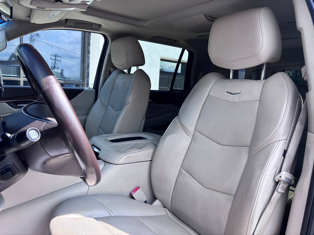 Used 2015 Cadillac Escalade Premium AWD/4WD image 16
