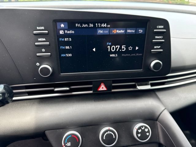 Used 2025 Hyundai Elantra SE FWD image 5