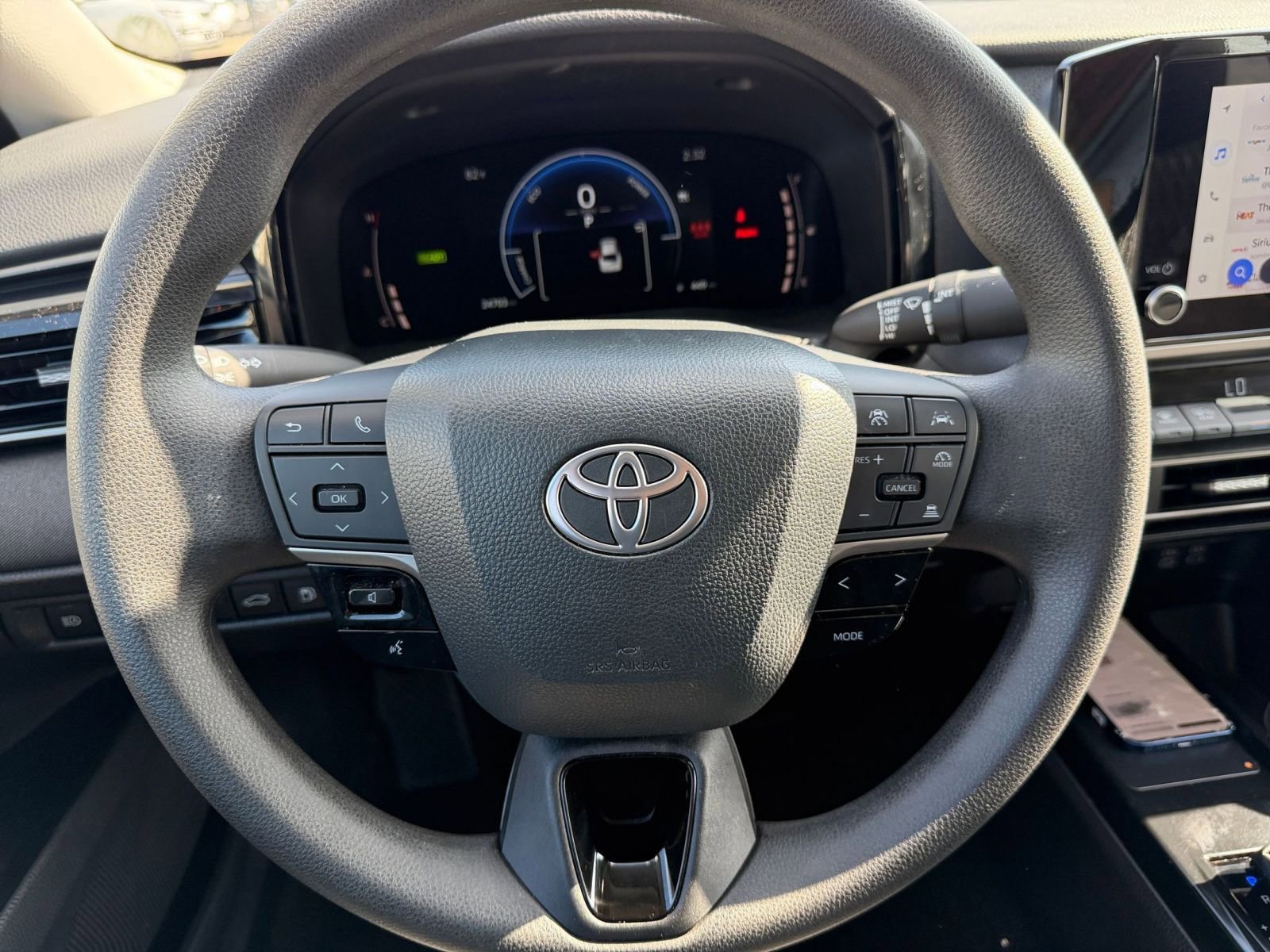 Used 2025 Toyota Camry LE image 27