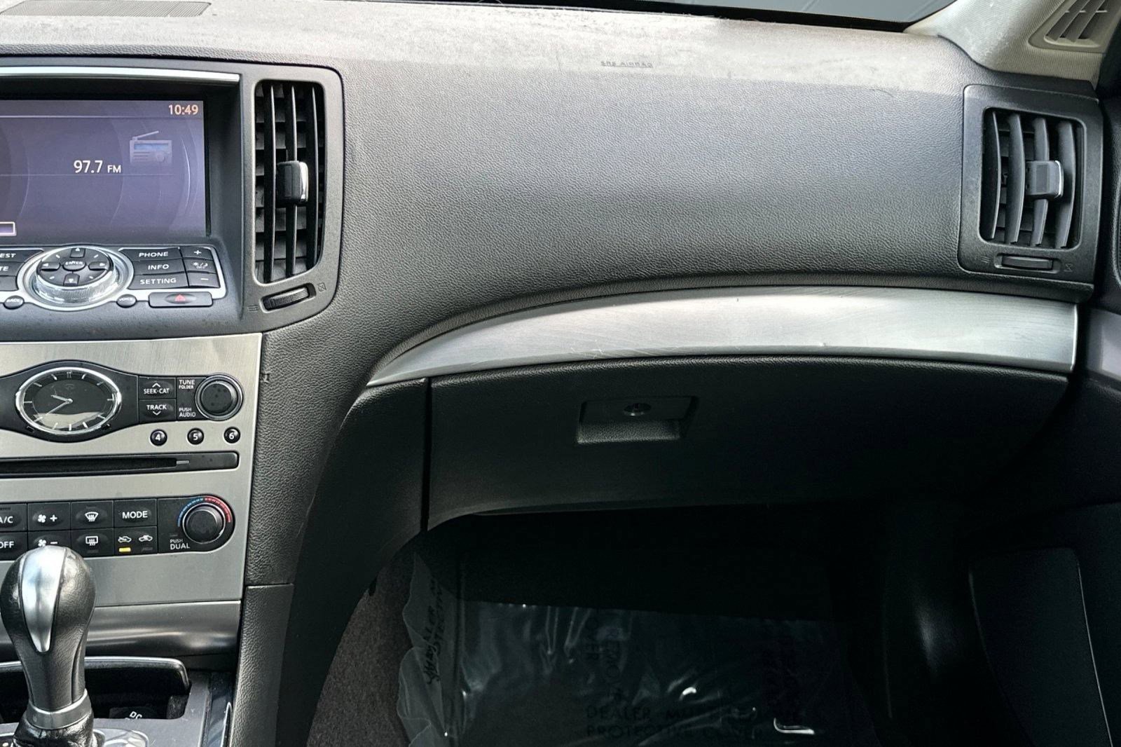 Used 2012 INFINITI G37 Journey w/ Premium Pkg image 30